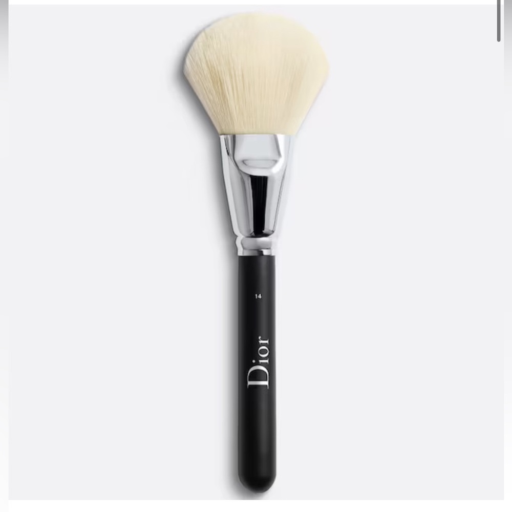Dior backstage powder brush 🩵✨